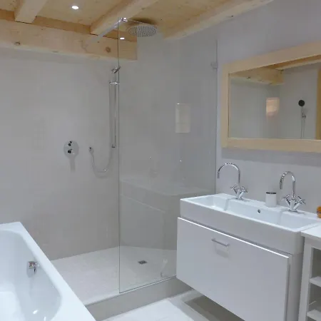 Apartment Le Faucon 8 By Interhome